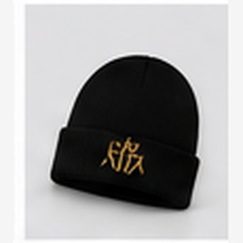 KI-generiertes Designkonzept für ATTA Black & Silver – Damen Beanie; keine bestätigte finale Produktabbildung